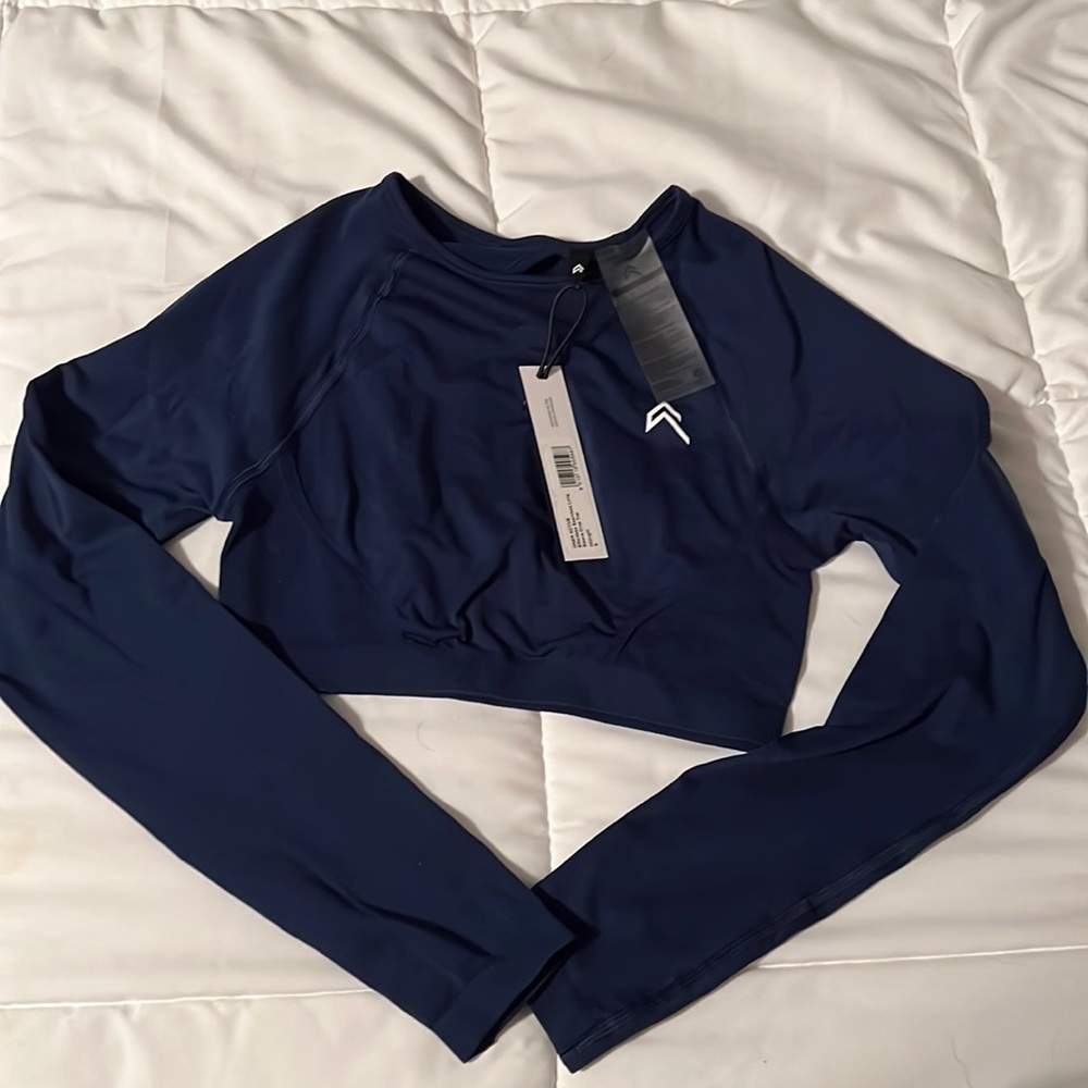 NWT oner active effortless long sleeve crop top